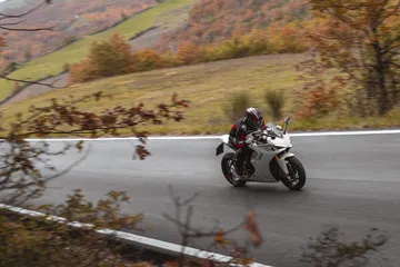 Moto Ducati Supersport 950 S71