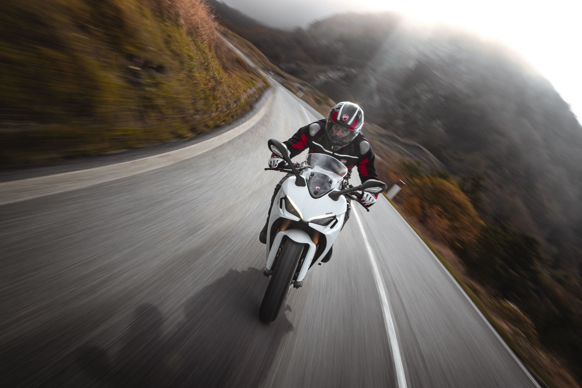 Moto Ducati Supersport 950 S72