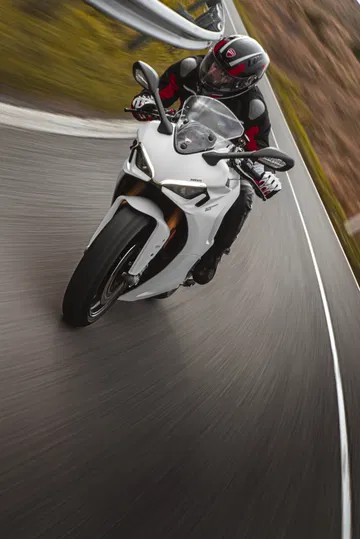 Moto Ducati Supersport 950 S74