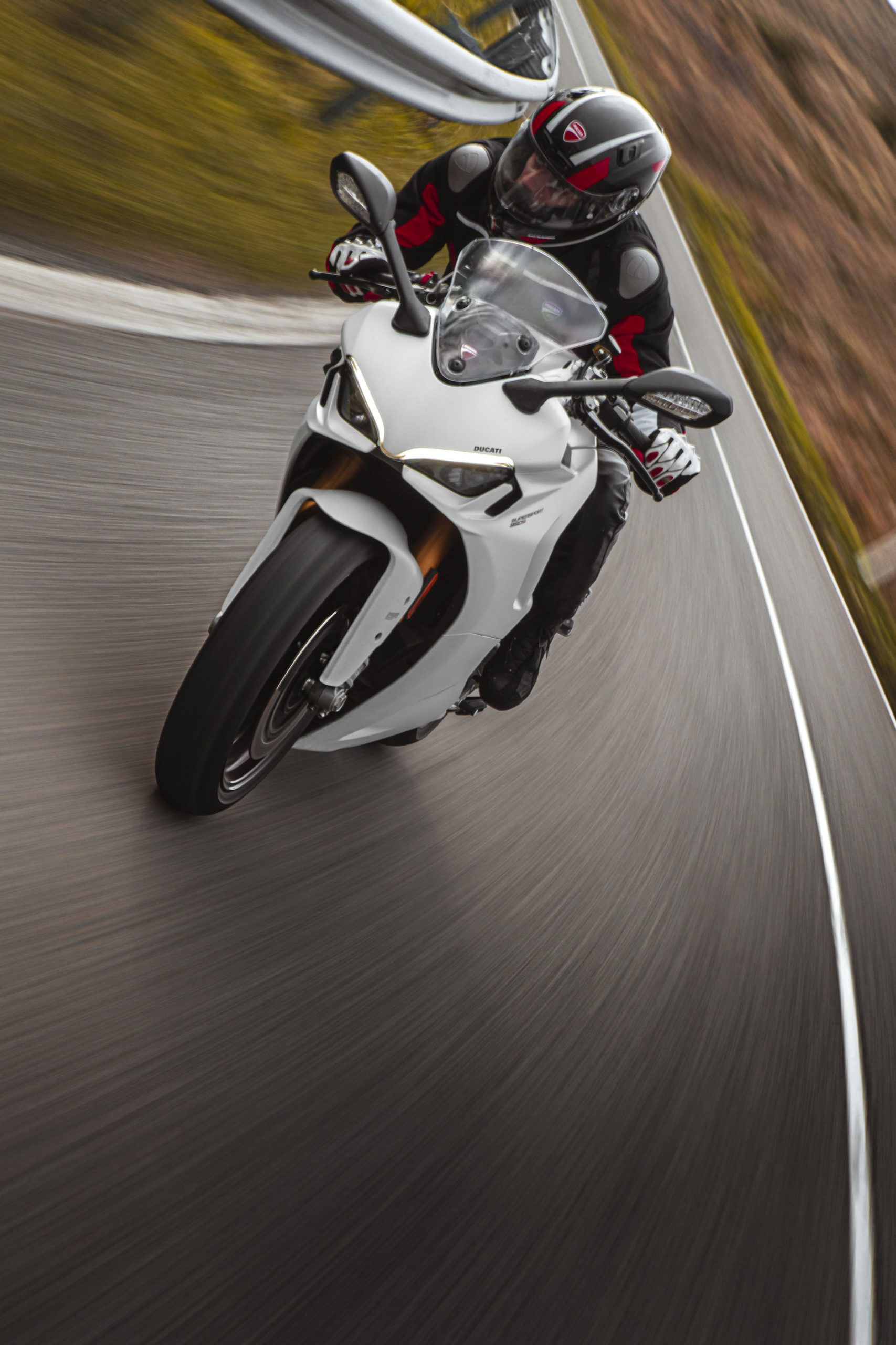 Moto Ducati Supersport 950 S74