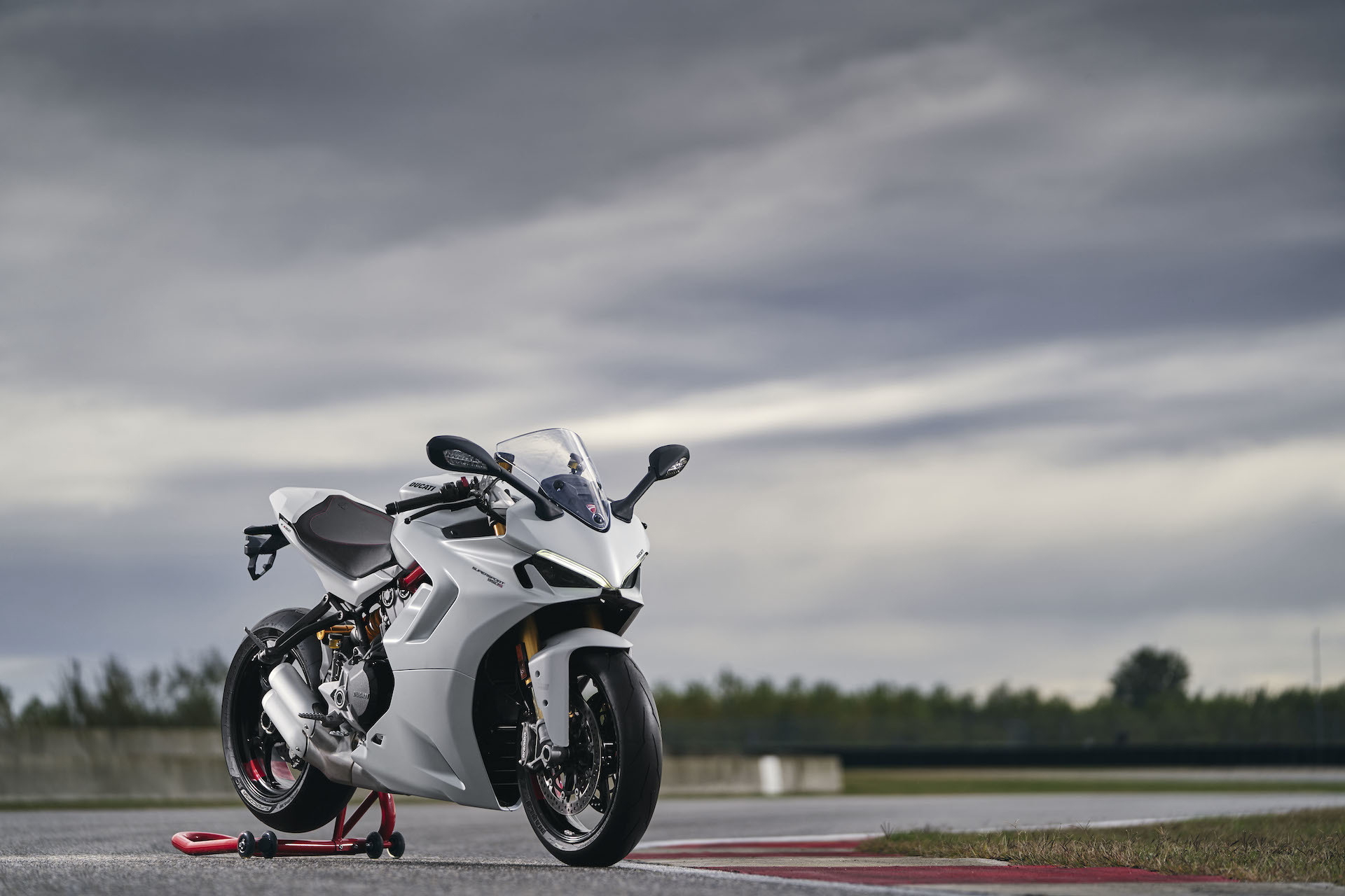 Moto Ducati Supersport 950 S78