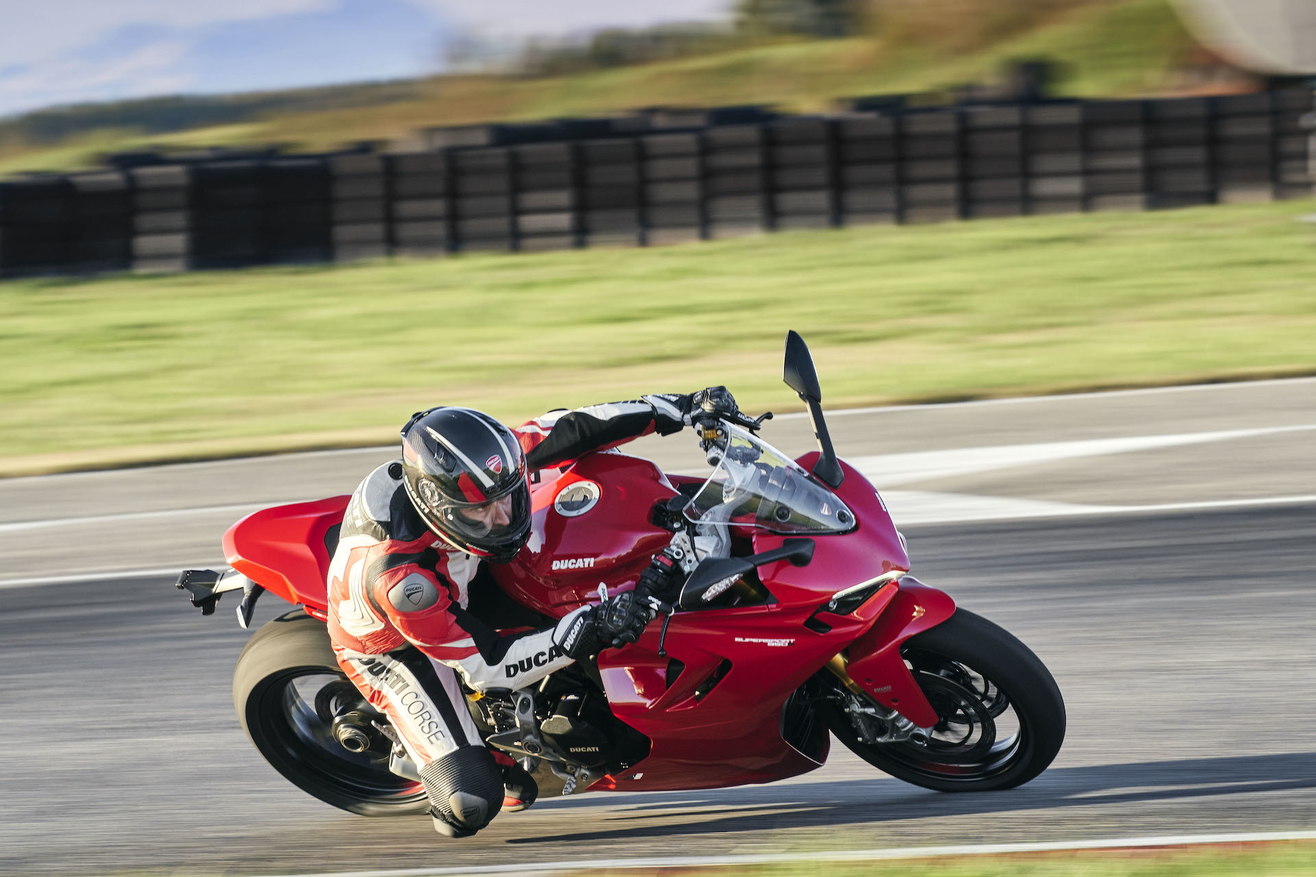 Moto Ducati Supersport 950 S86