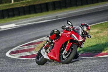 Moto Ducati Supersport 950 S87