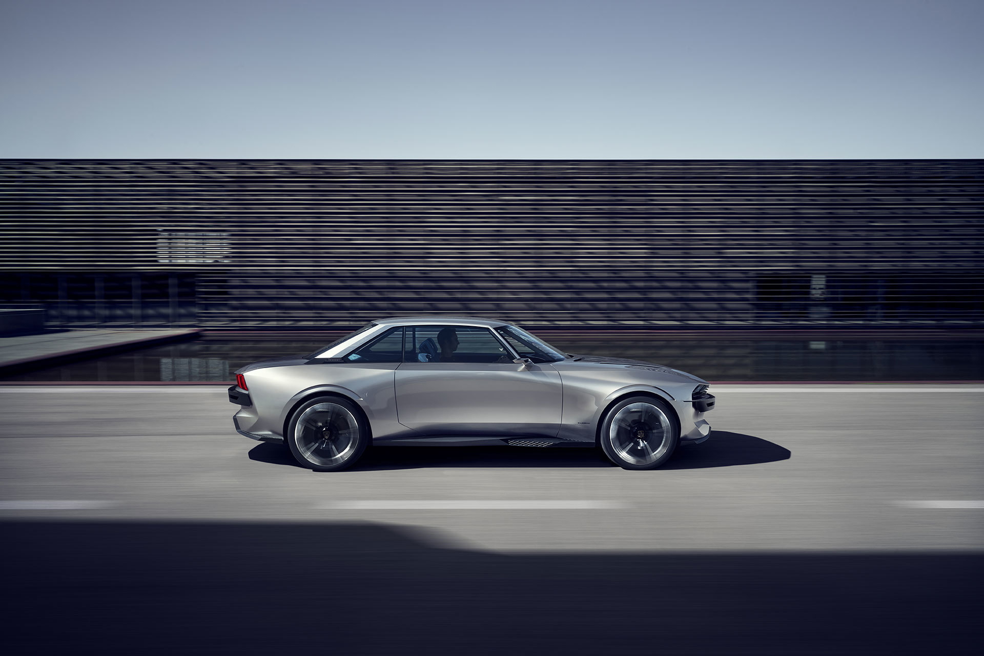Peugeot E Legend Exterior 02
