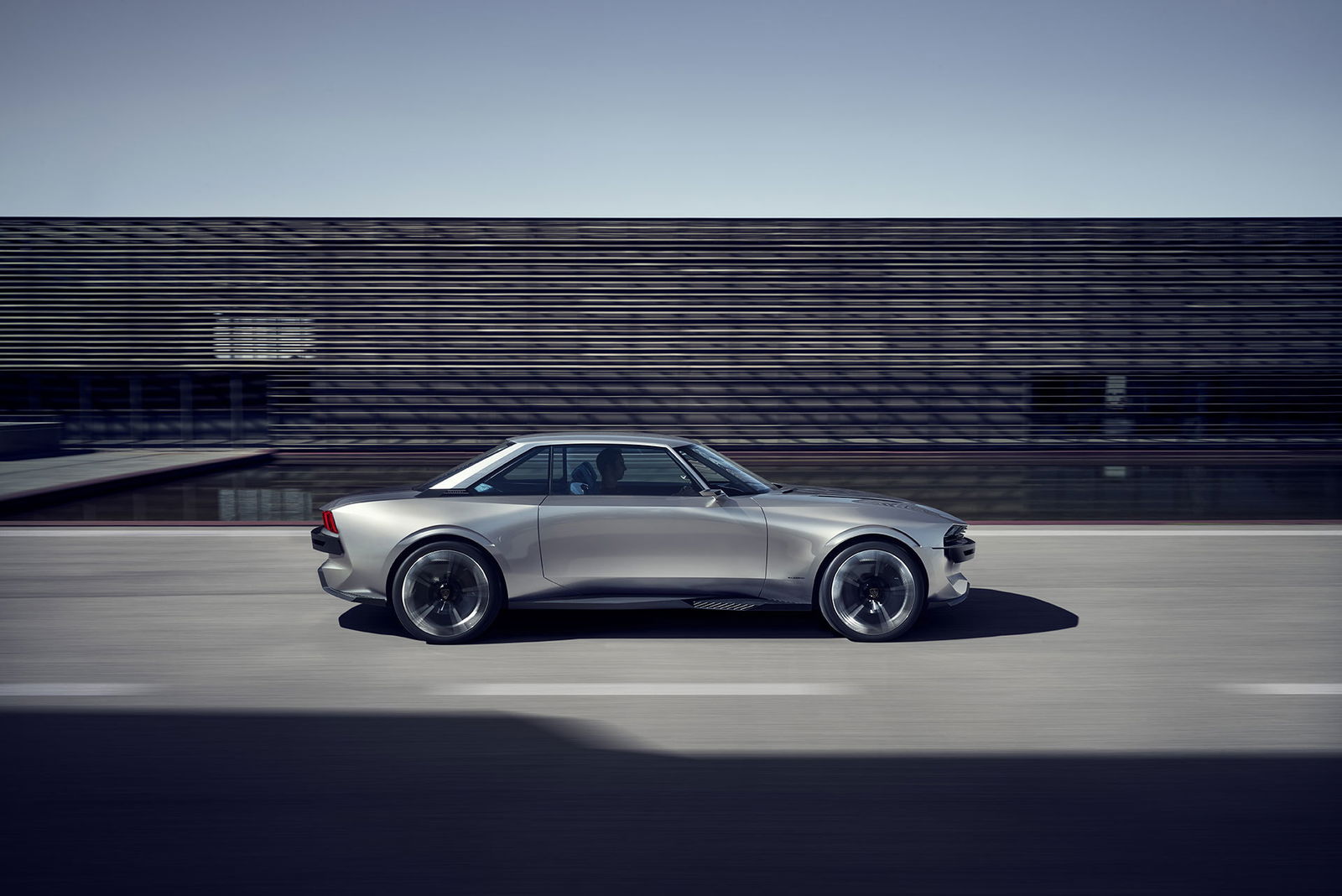 Peugeot E Legend Exterior 02