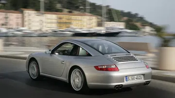 Porsche 911 Targa Historia 16