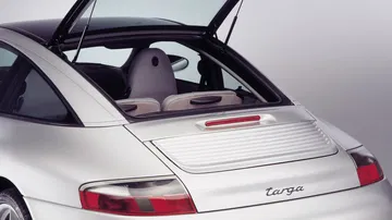 Porsche 911 Targa Historia 17