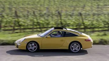 Porsche 911 Targa Historia 19