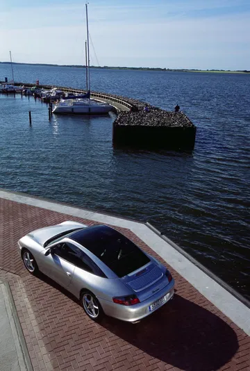 Porsche 911 Targa Historia 21