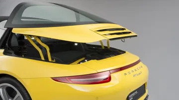 Porsche 911 Targa Historia 27