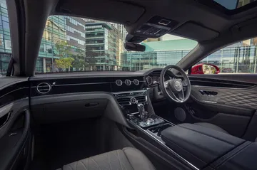 Bentley Flying Spur V8 2021 0221 015
