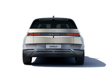 Vista trasera del Hyundai IONIQ 5, destacando su diseño de líneas limpias y modernas.