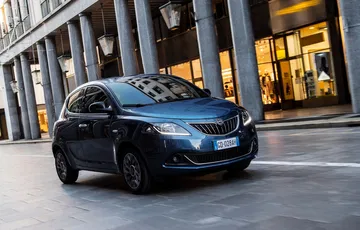 Lancia Ypsilon 2021 11