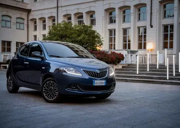 Lancia Ypsilon 2021 12