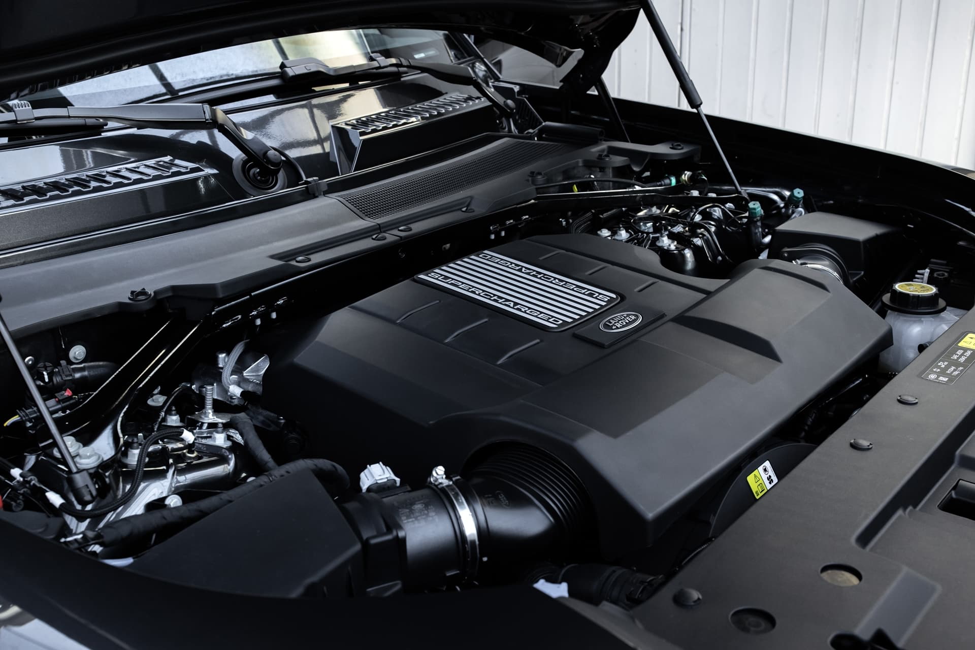 land-rover-defender-v8-2022-0221-009.jpg