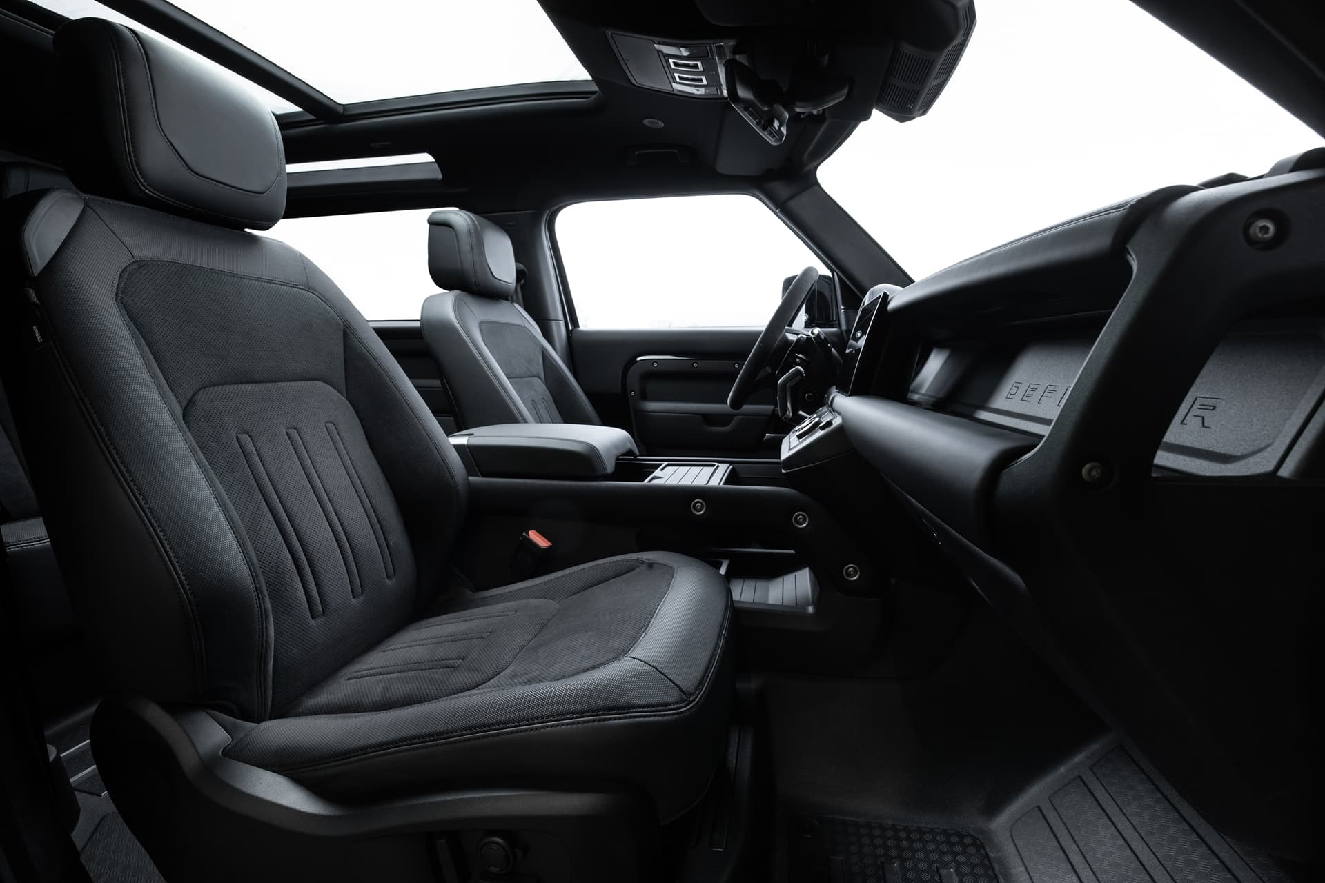 land-rover-defender-v8-2022-0221-014.jpg