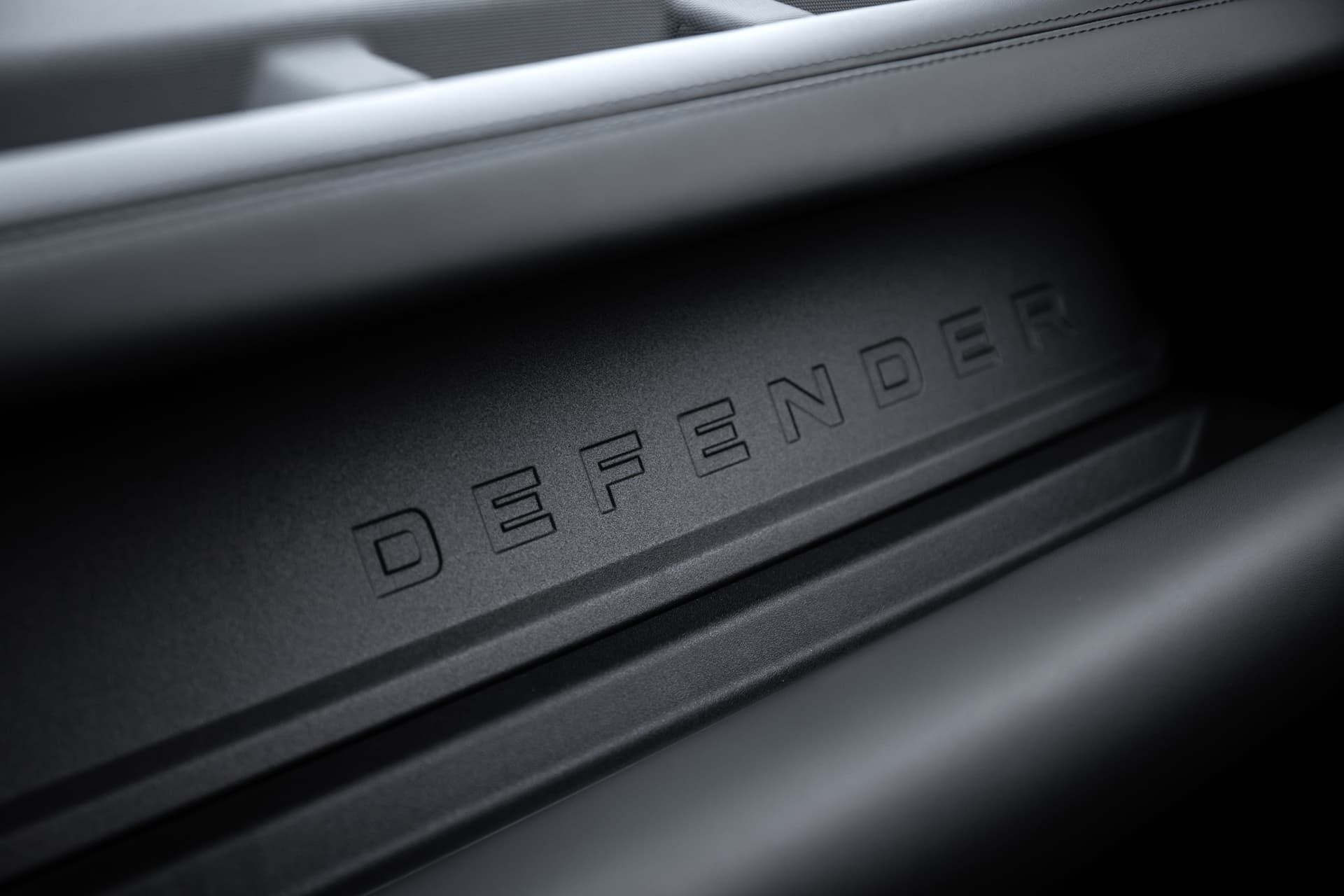 land-rover-defender-v8-2022-0221-021.jpg