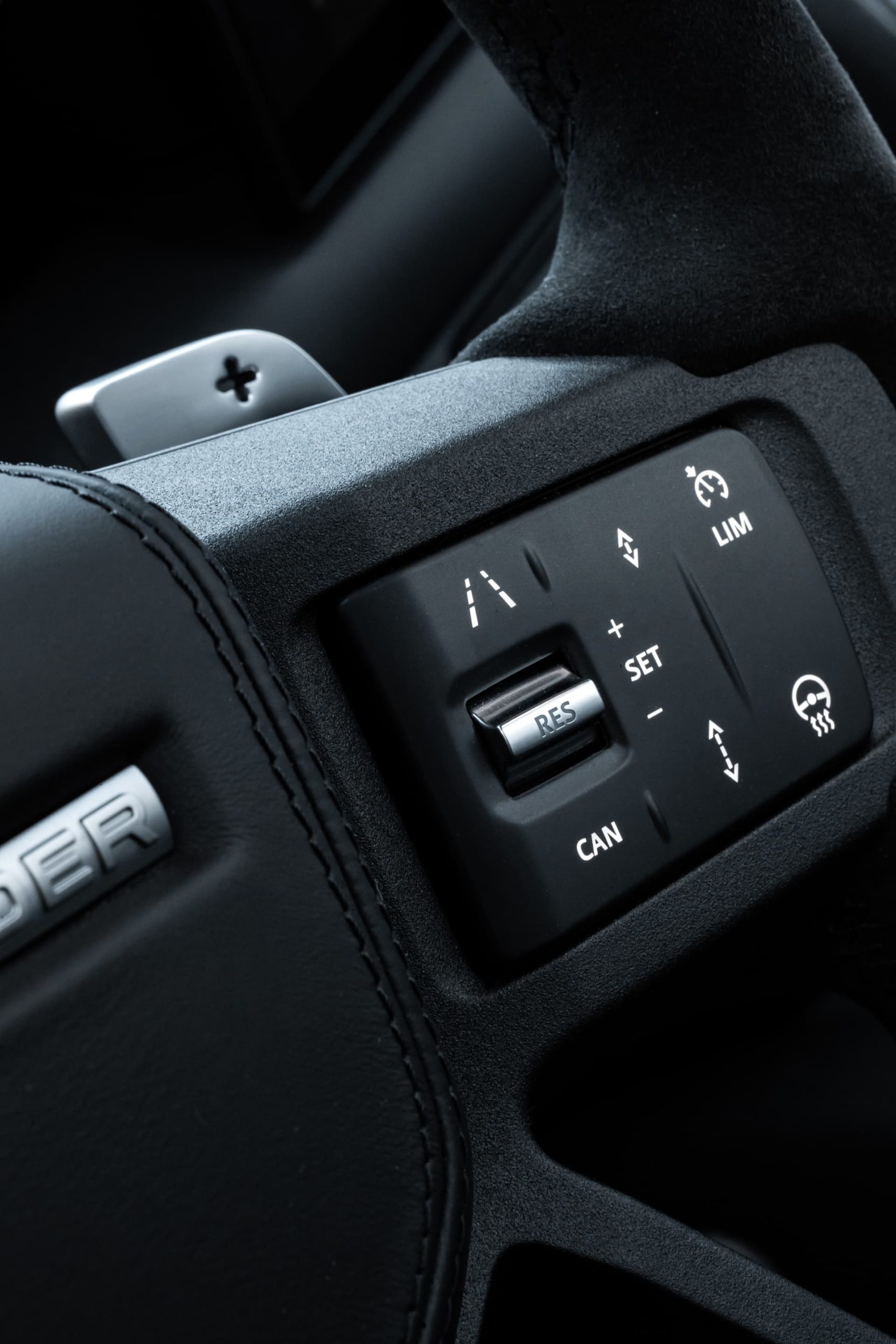 Land Rover Defender V8 2022 0221 023