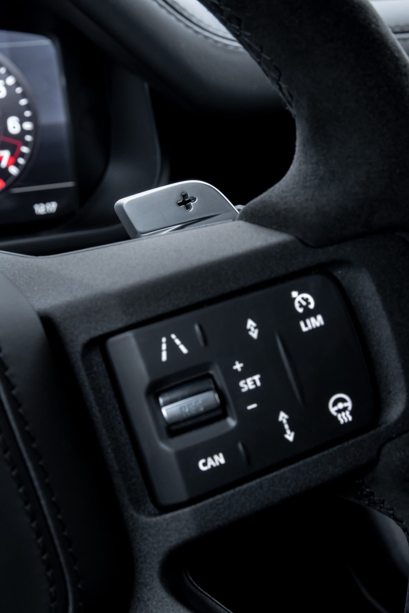 land-rover-defender-v8-2022-0221-025-scaled.jpg