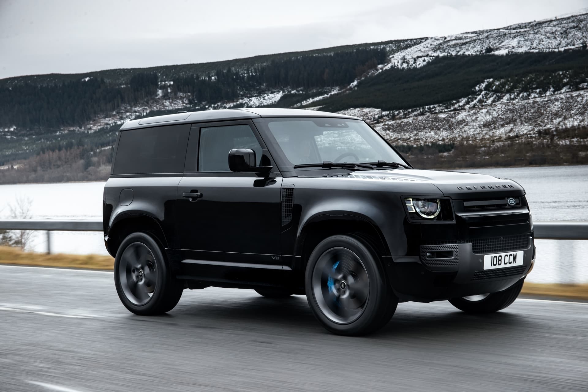Land Rover Defender V8 2022 0221 035