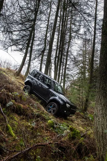 Land Rover Defender V8 2022 0221 044