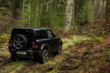 Land Rover Defender V8 2022 0221 045