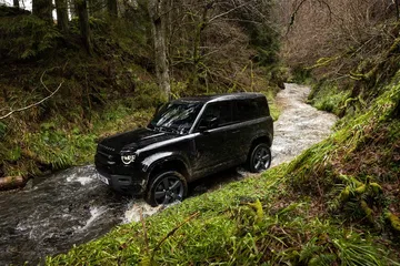 Land Rover Defender V8 2022 0221 048
