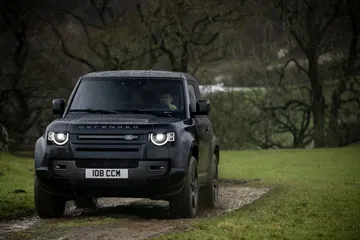 Land Rover Defender V8 2022 0221 050