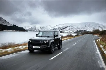Land Rover Defender V8 2022 0221 054