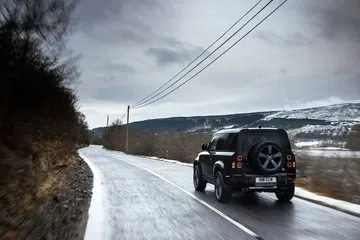 Land Rover Defender V8 2022 0221 057