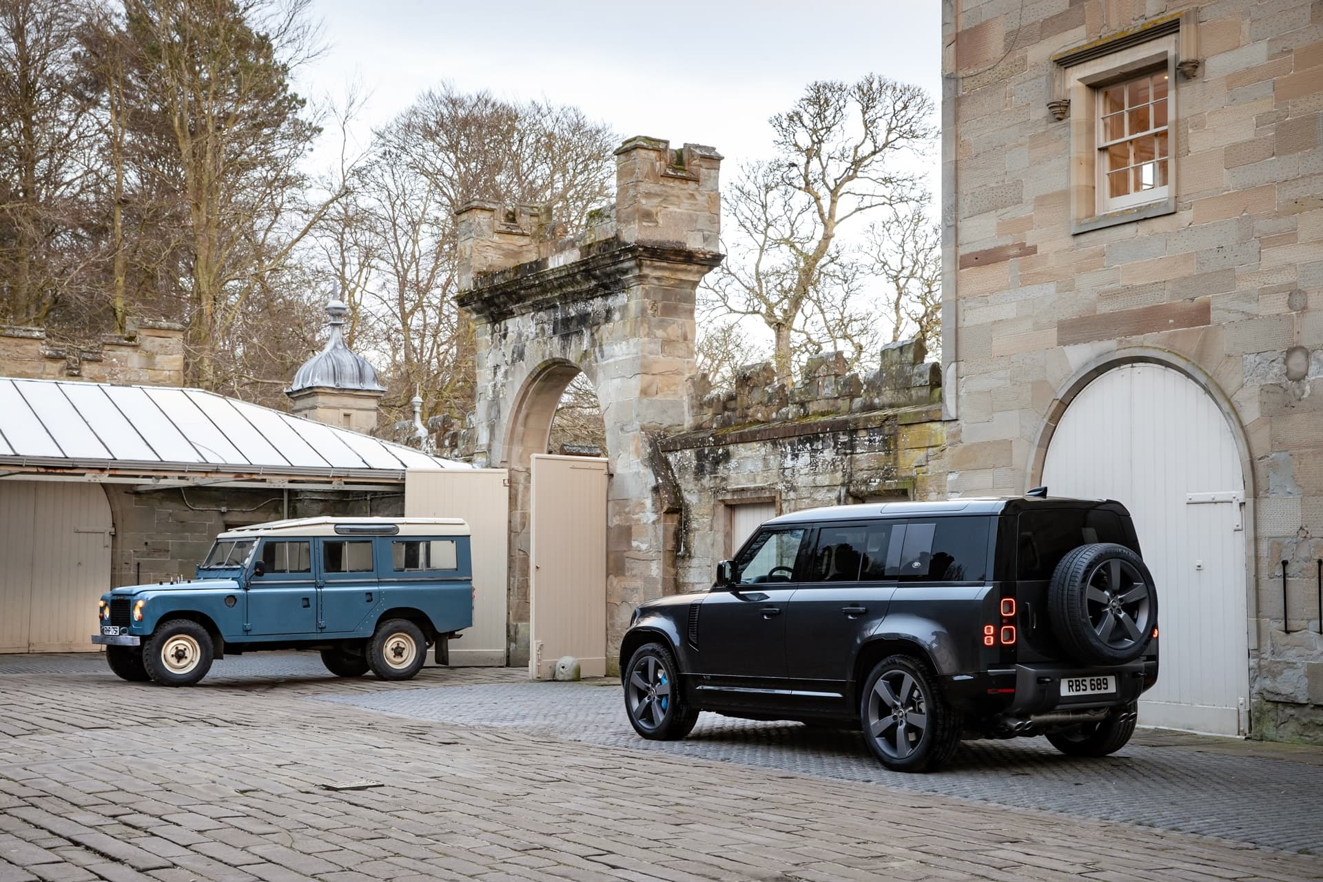land-rover-defender-v8-2022-0221-074.jpg