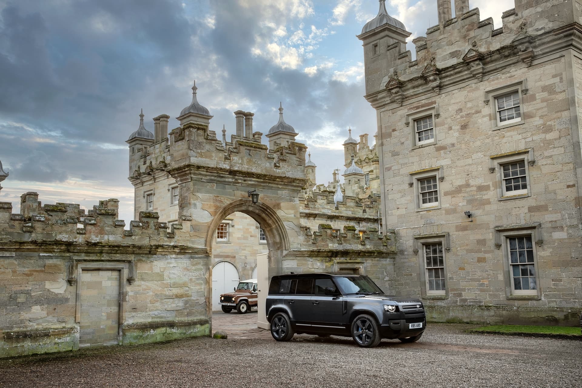 land-rover-defender-v8-2022-0221-085.jpg