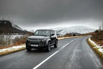 Land Rover Defender V8 2022 0221 091