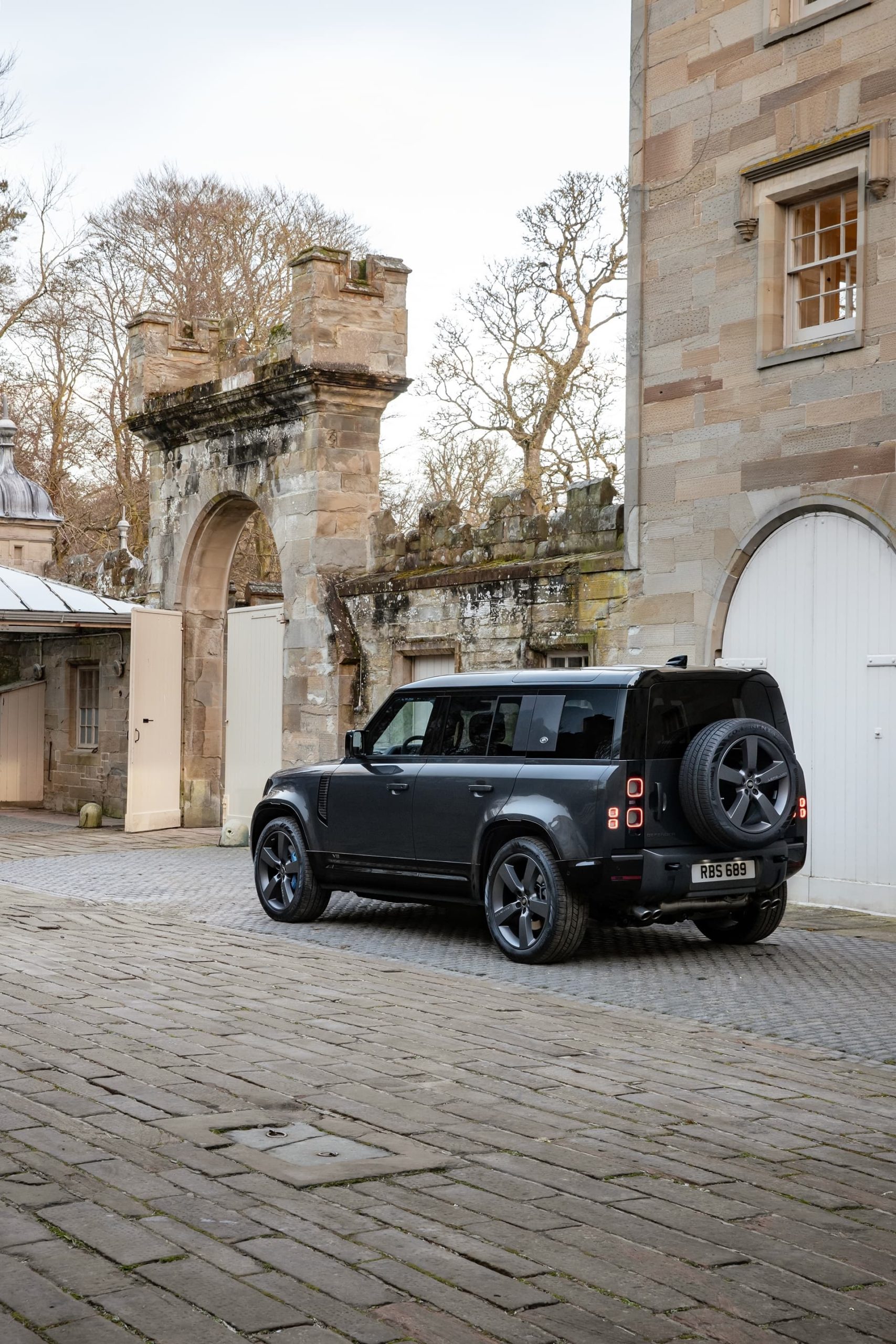 land-rover-defender-v8-2022-0221-096-scaled.jpg