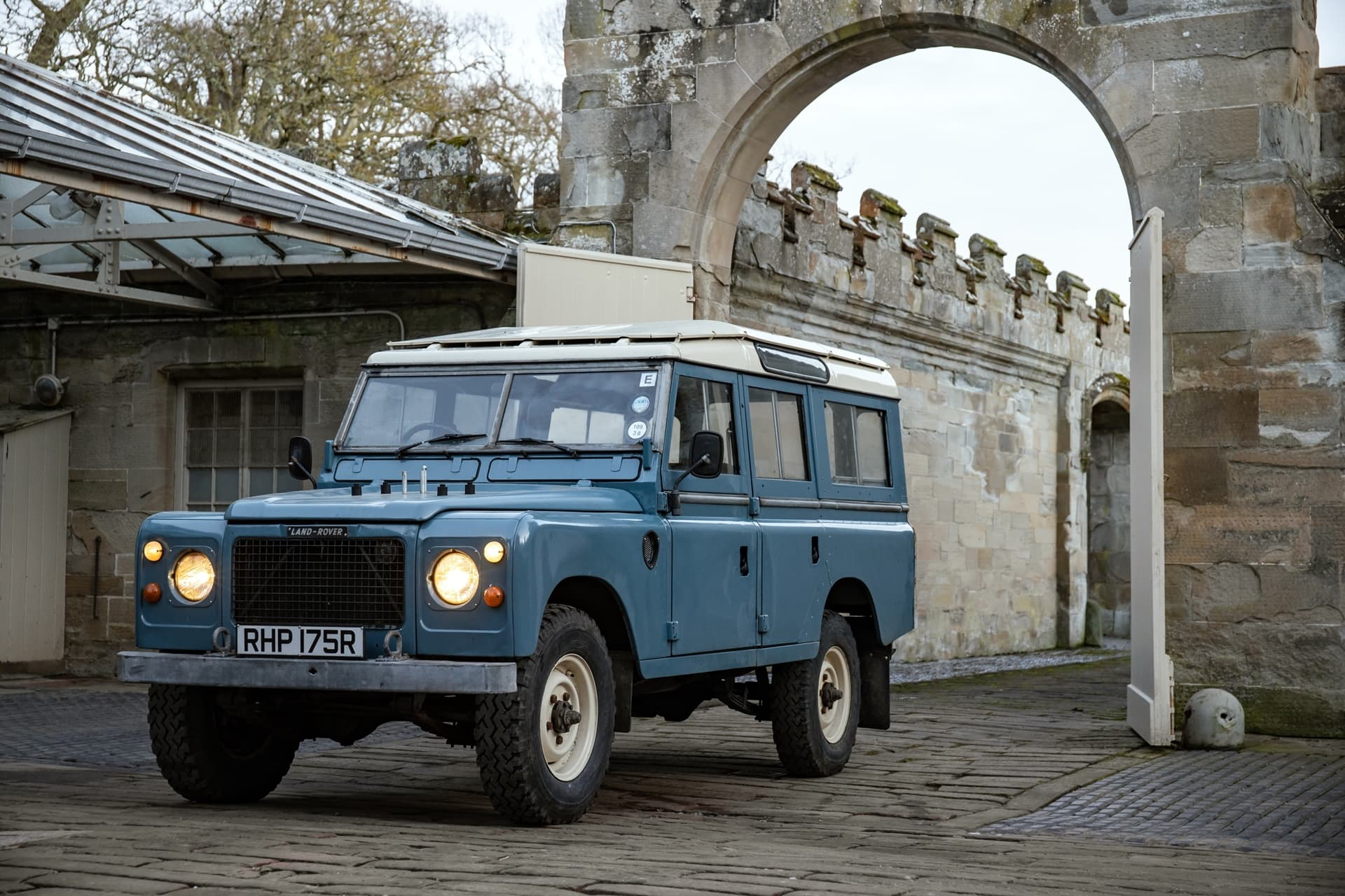 land-rover-defender-v8-2022-0221-100.jpg