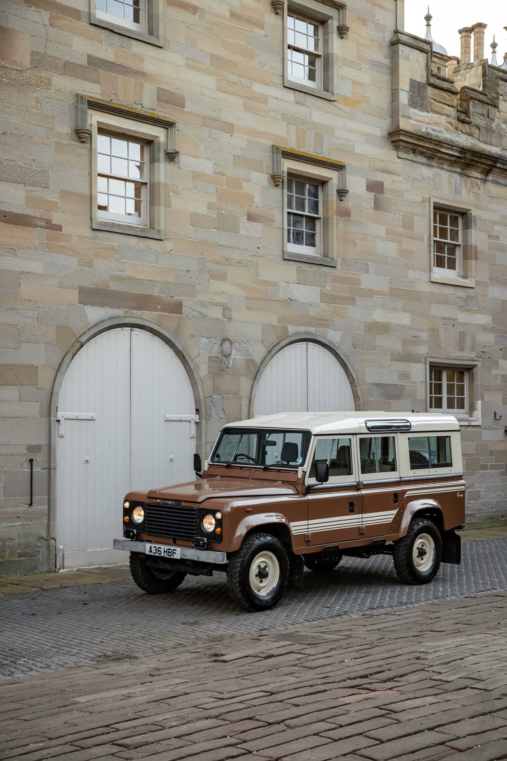 land-rover-defender-v8-2022-0221-102-scaled.jpg