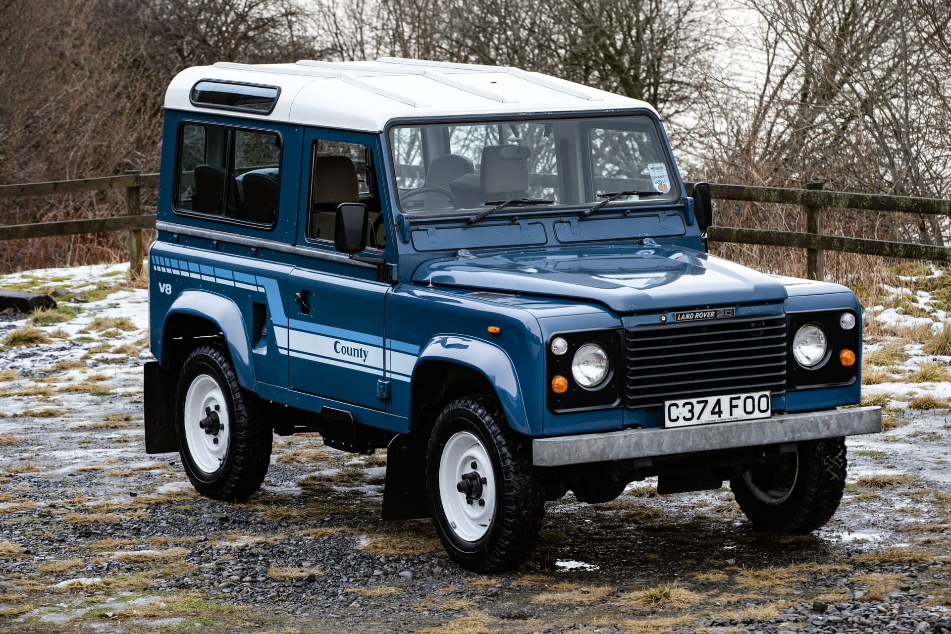 land-rover-defender-v8-2022-0221-107.jpg