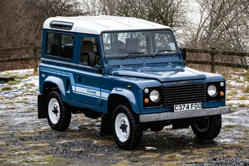 Land Rover Defender V8 2022 0221 107