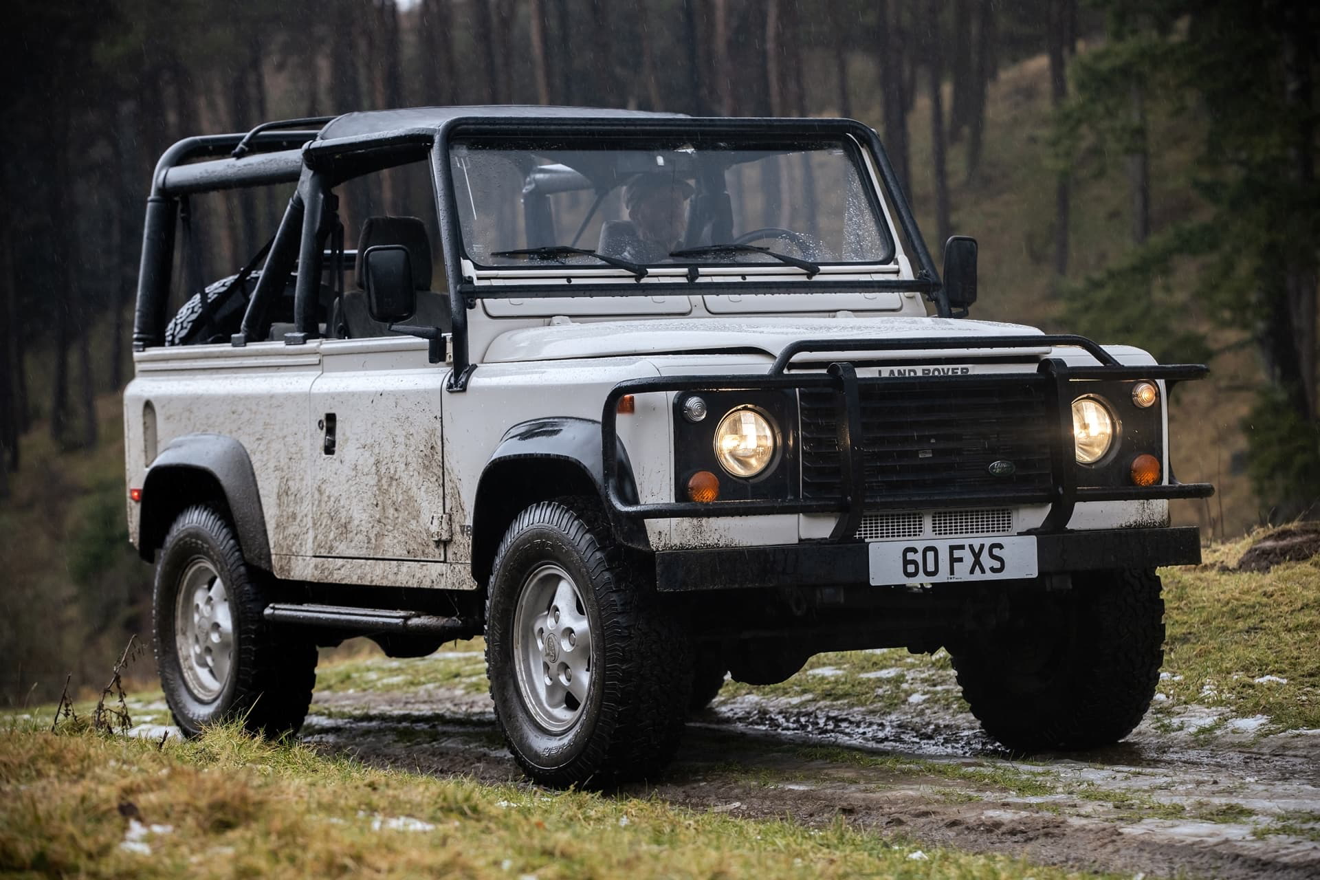 land-rover-defender-v8-2022-0221-113.jpg