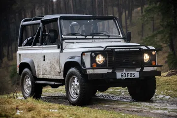 Land Rover Defender V8 2022 0221 113