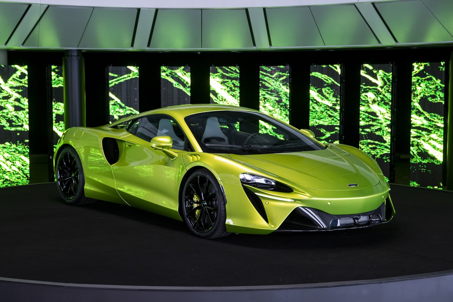Mclaren Artura 2021 0221 040