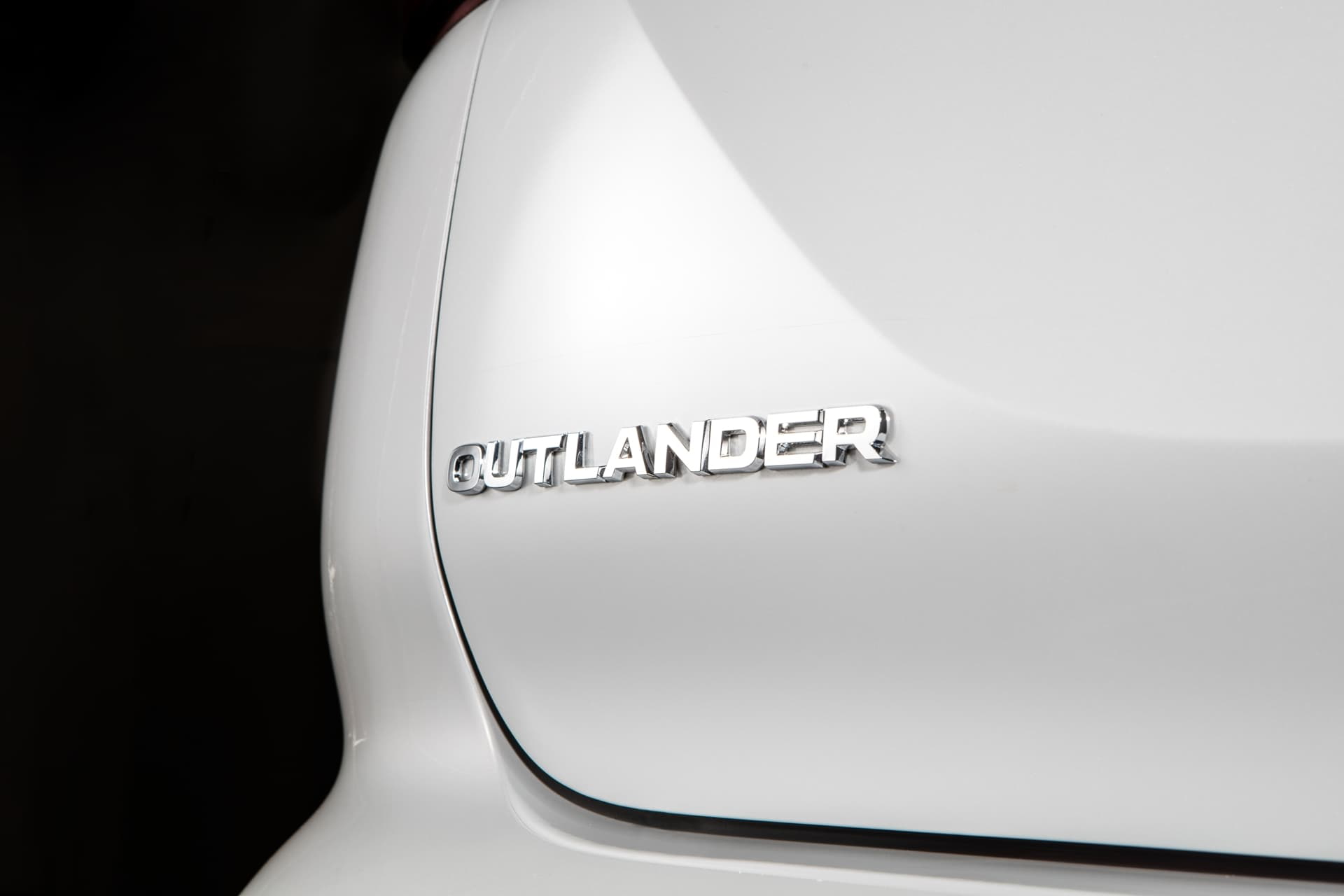 2022 Mitsubishi Outlander Shown.