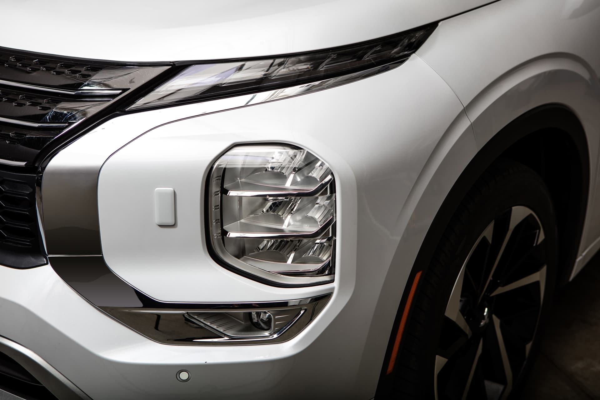 2022 Mitsubishi Outlander Shown.