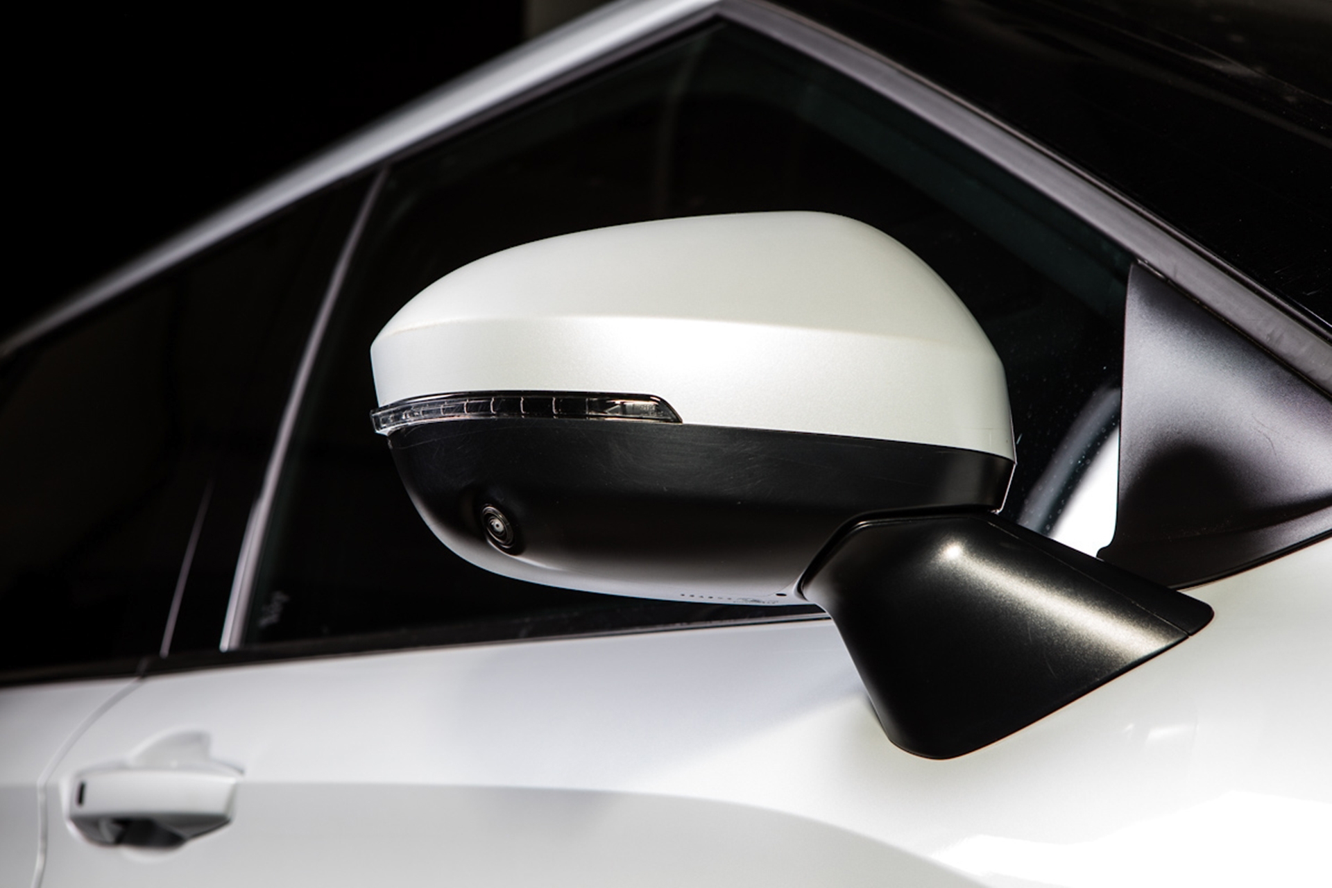 2022 Mitsubishi Outlander Shown.