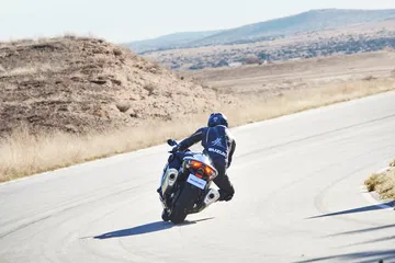 Moto Suzuki Hayabusa 2021 Accion 16
