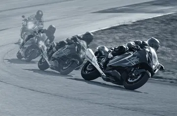 Moto Suzuki Hayabusa 2021 Accion 40