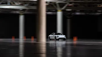 Porsche Taycan Record Interiores 10