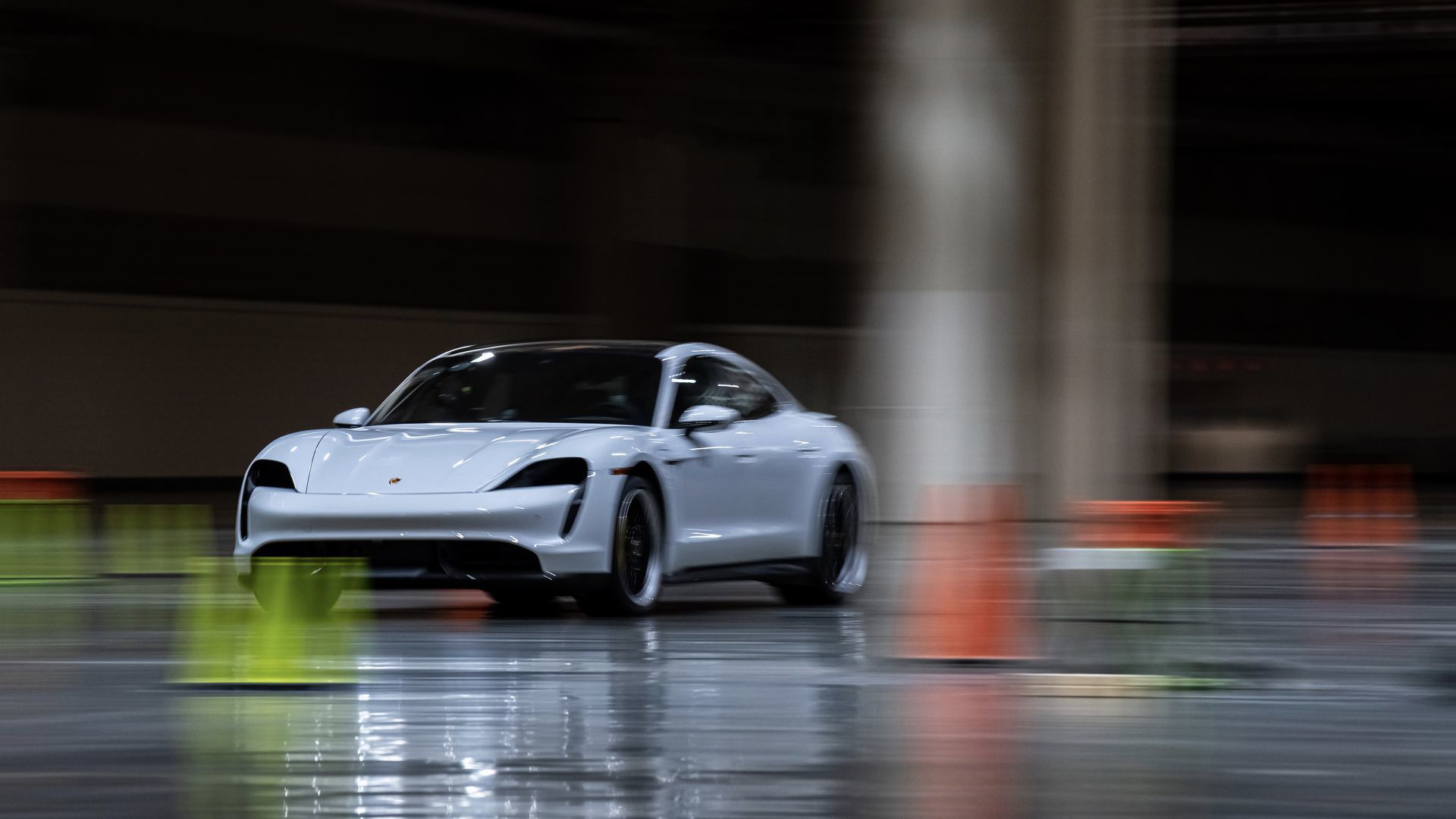Porsche Taycan Record Interiores 14