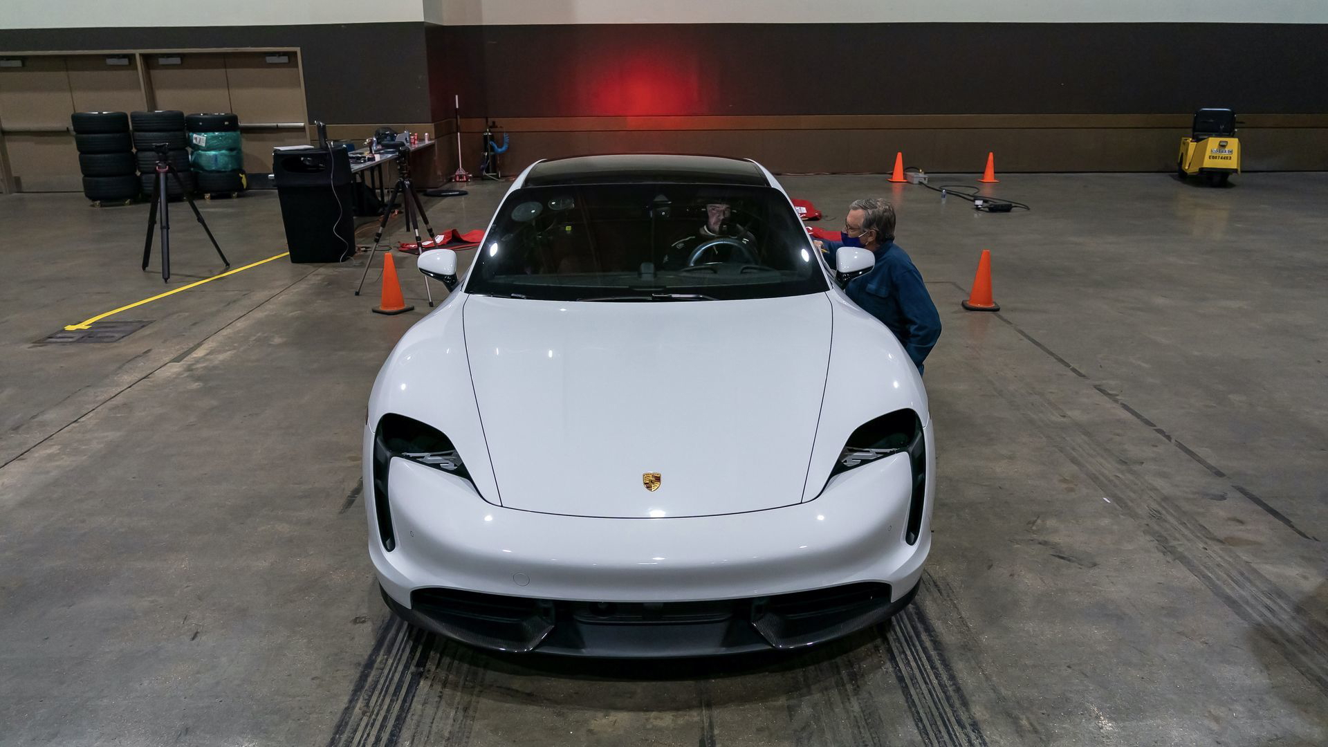 Porsche Taycan Record Interiores 2