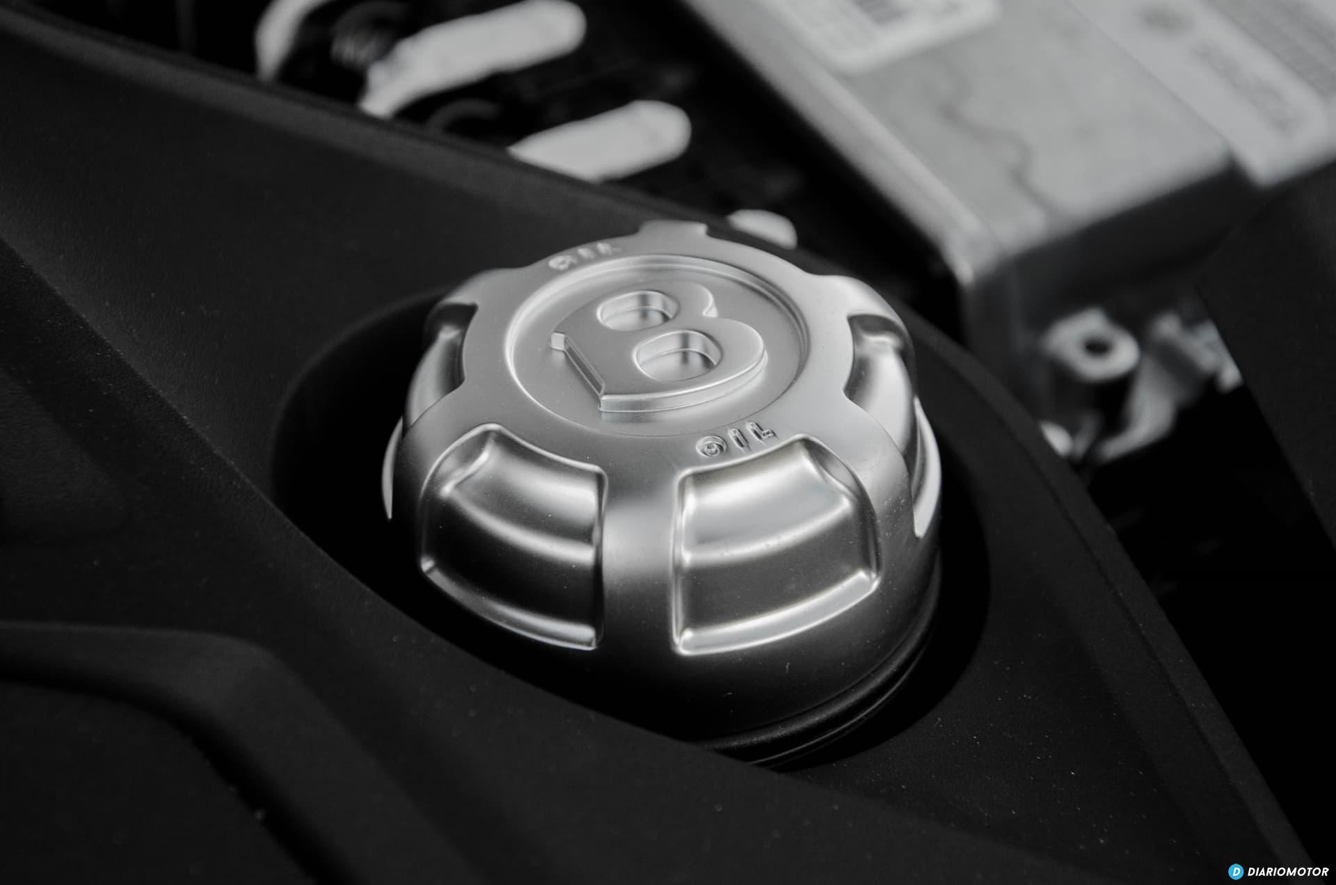Bentley Bentayga V8 2021 0321 004 Aceite